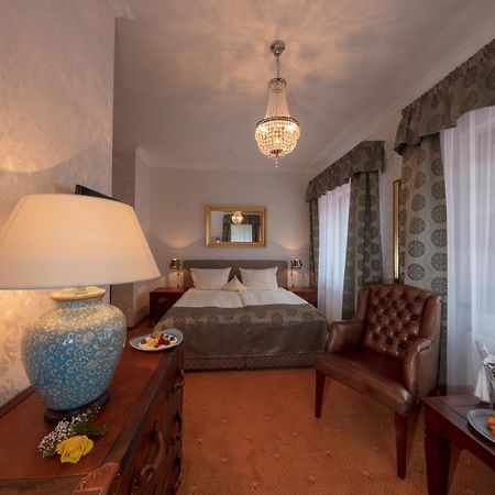 The Lakeside - Burghotel Zu Strausberg Bagian luar foto