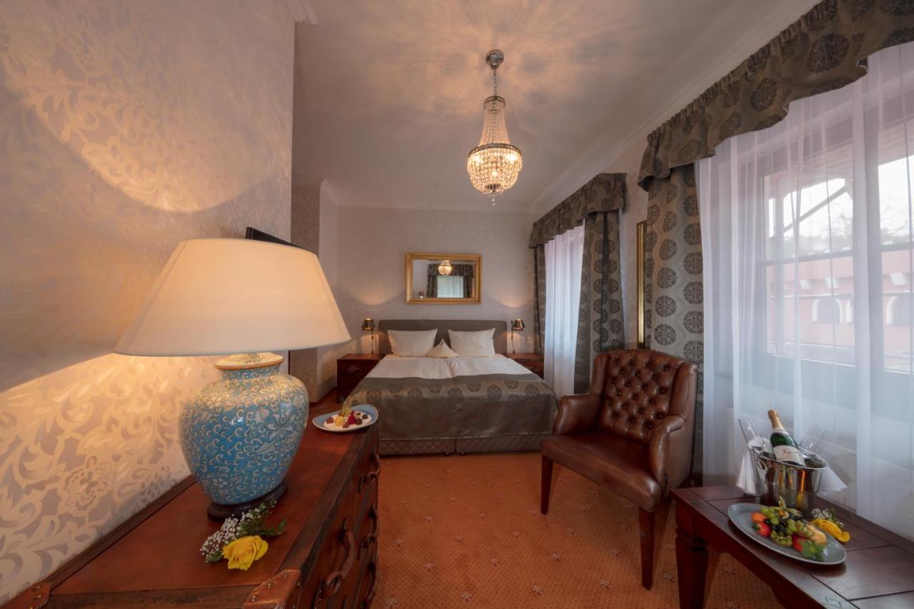 The Lakeside - Burghotel Zu Strausberg Bagian luar foto