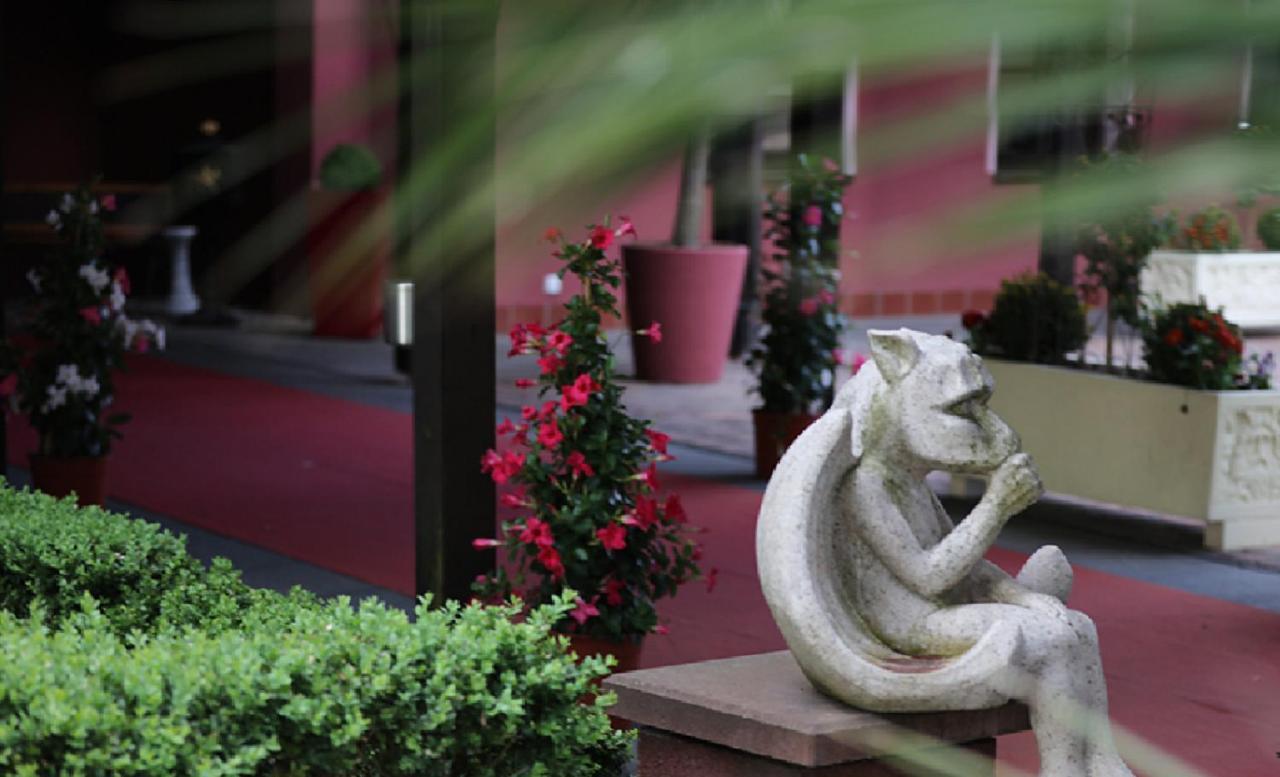 The Lakeside - Burghotel Zu Strausberg Bagian luar foto