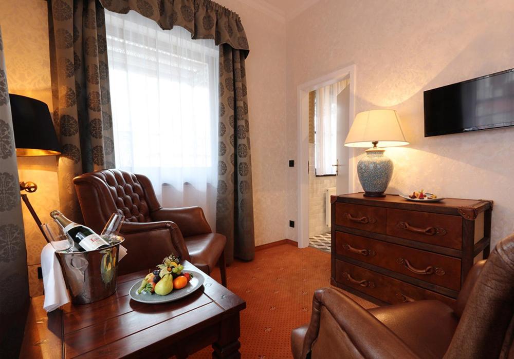 The Lakeside - Burghotel Zu Strausberg Bagian luar foto