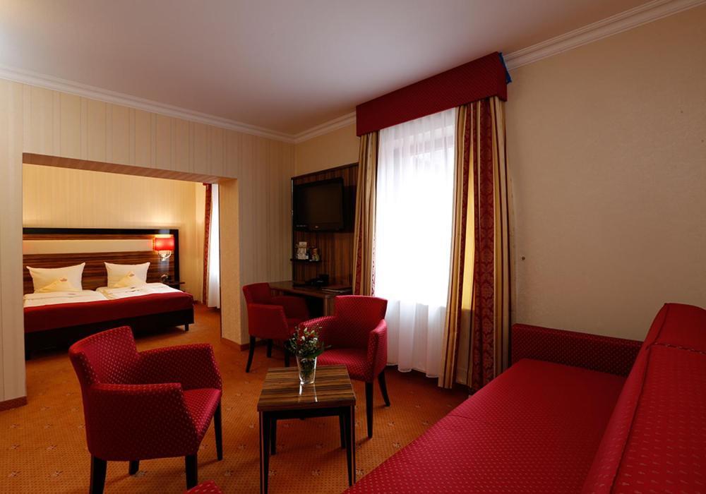 The Lakeside - Burghotel Zu Strausberg Bagian luar foto