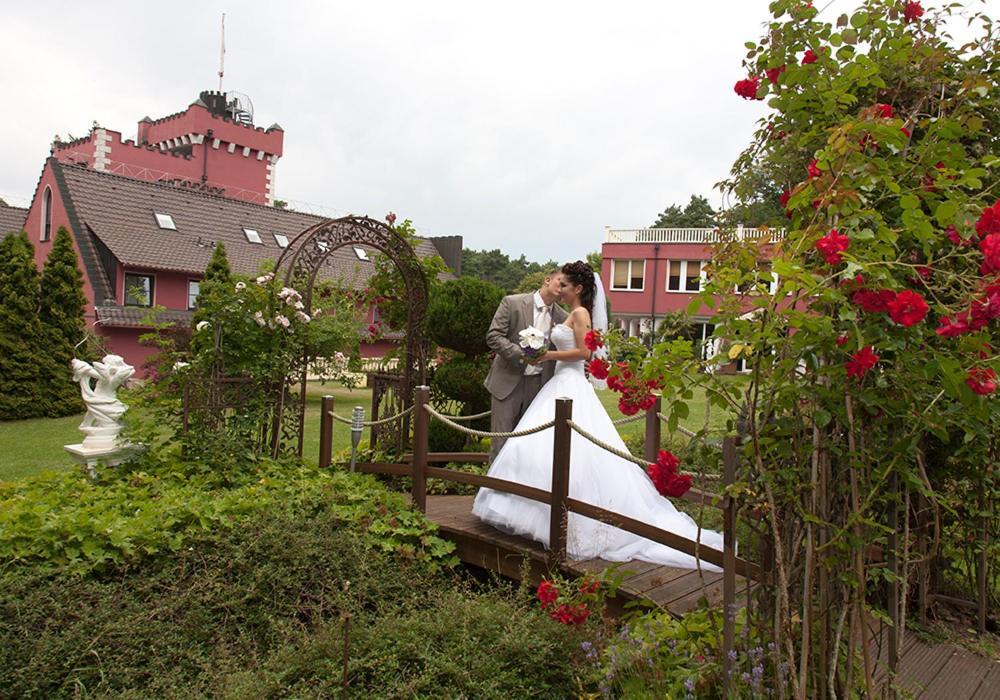 The Lakeside - Burghotel Zu Strausberg Bagian luar foto