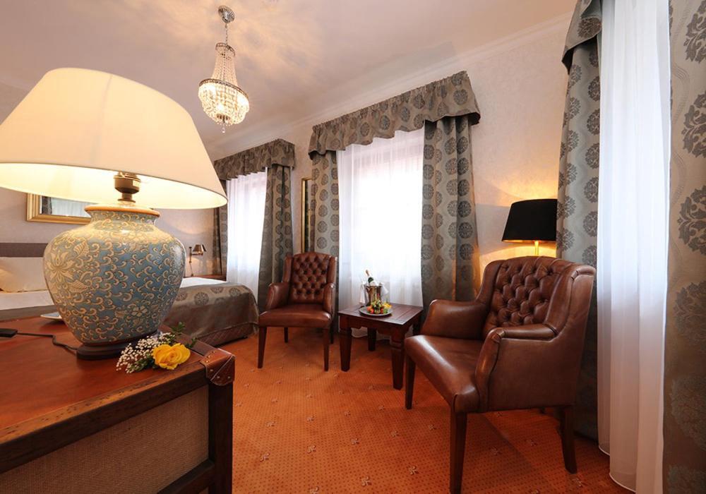The Lakeside - Burghotel Zu Strausberg Bagian luar foto