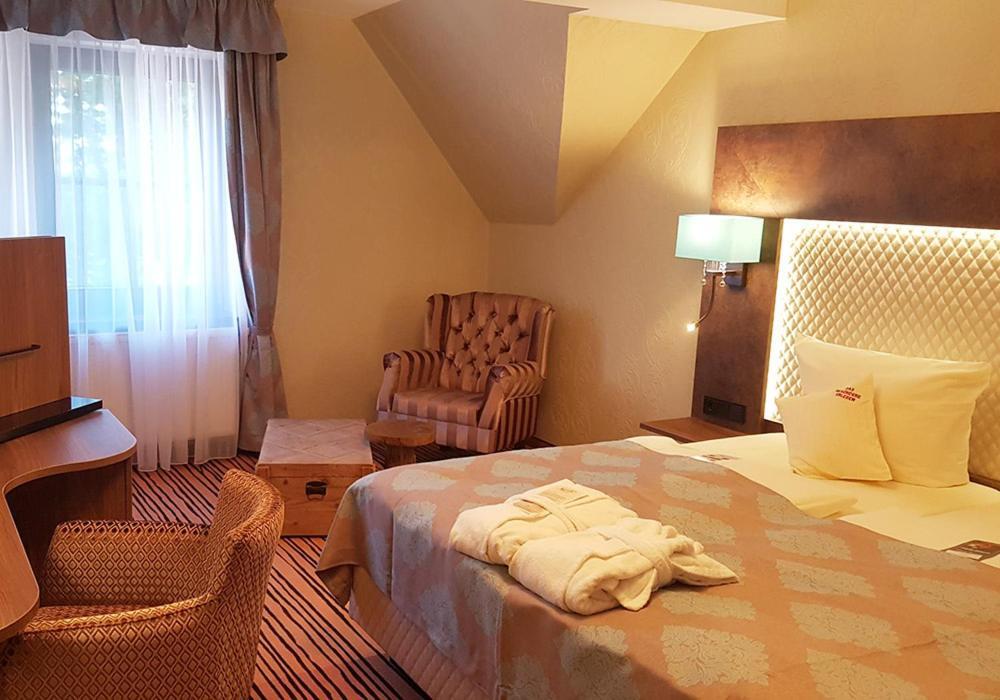 The Lakeside - Burghotel Zu Strausberg Bagian luar foto